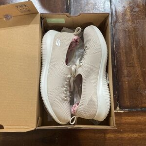 Skechers